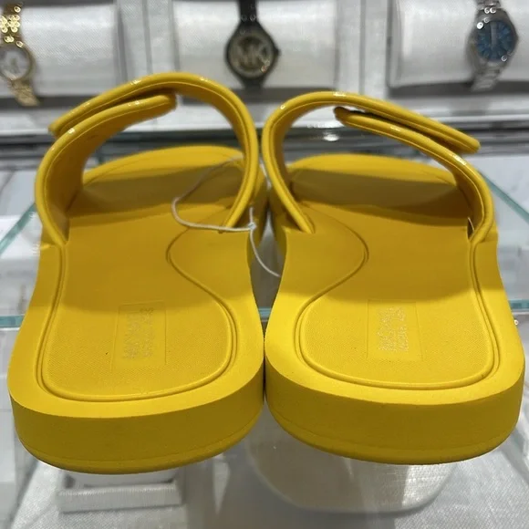 Michael Kors Slide Logo Sandals Palmer Ombré Signature
Daisy Yellow 
NWT - Picture 11 of 16